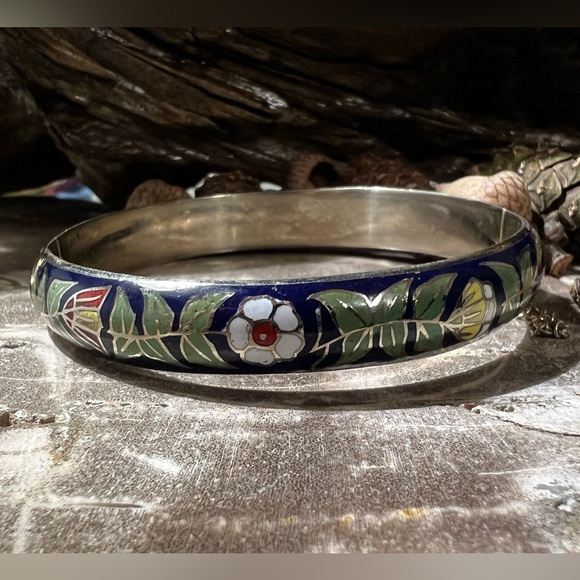 Authentic Vintage Floral Cloisonné Hinged Bangle in White Bronze 2.75” blues Red - Picture 4 of 9